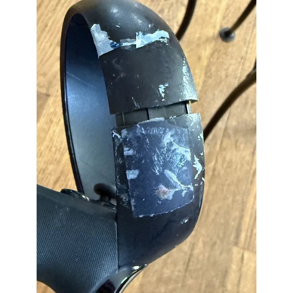 Genuine Oculus Quest 1 Pair Of Controller Rigt , Left , Broken , Untested (read